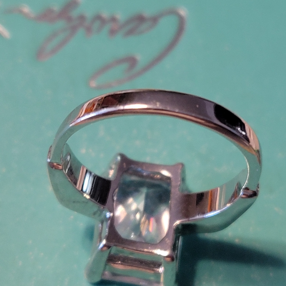 Elegant Silver Ring - image 4